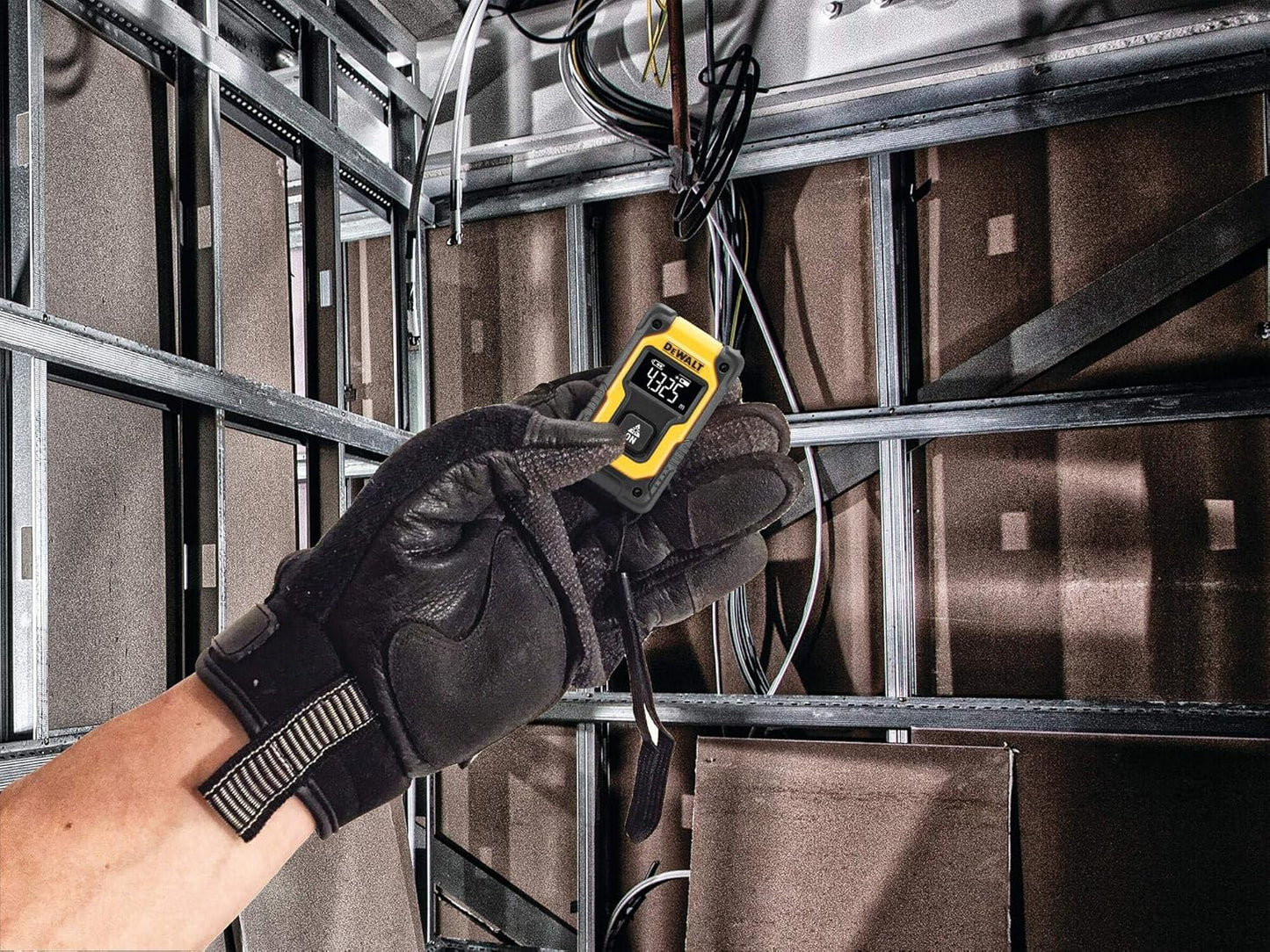 Dewalt Laser Distance Meter Na. MODEL NO DW055PL-XJ